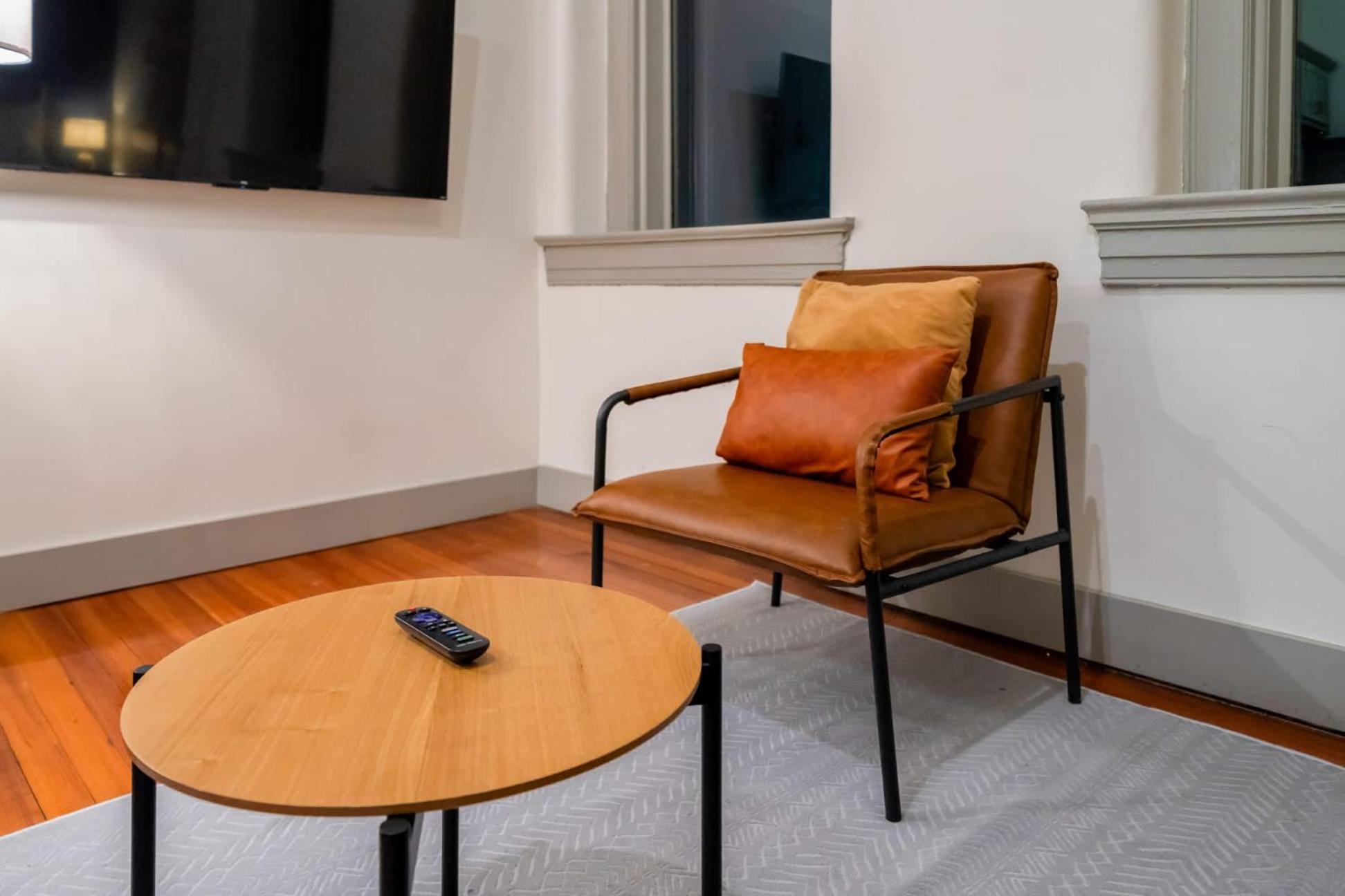 Bright And Modern In # 403 Apartment Louisville