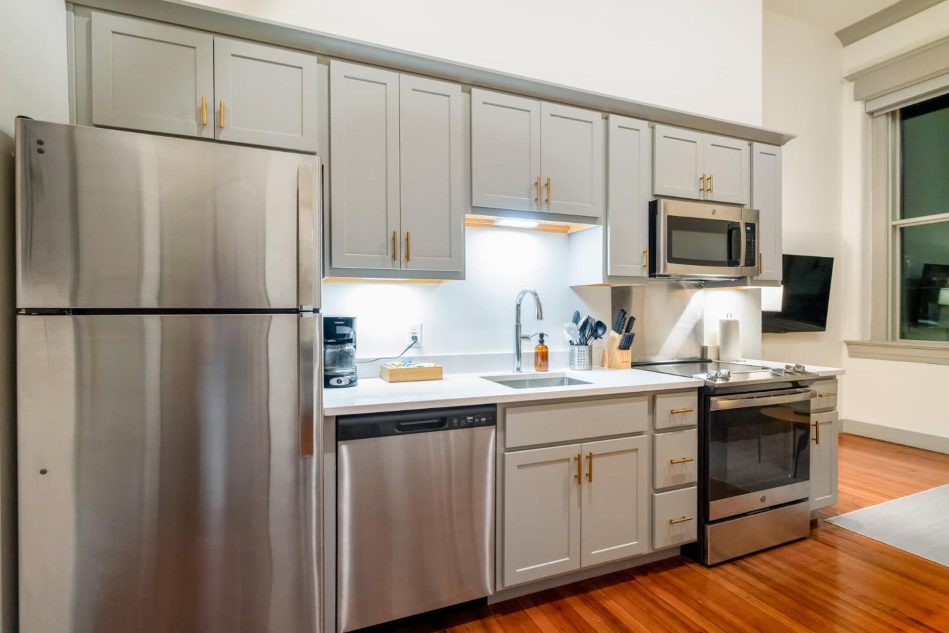 Bright And Modern In # 403 * Louisville
