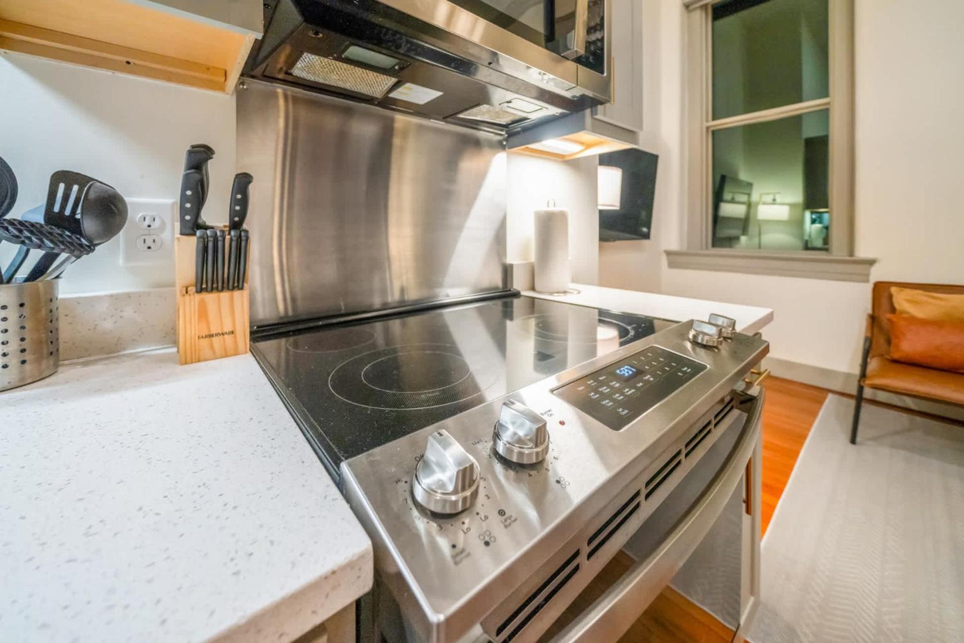 Bright And Modern In # 403 Apartment