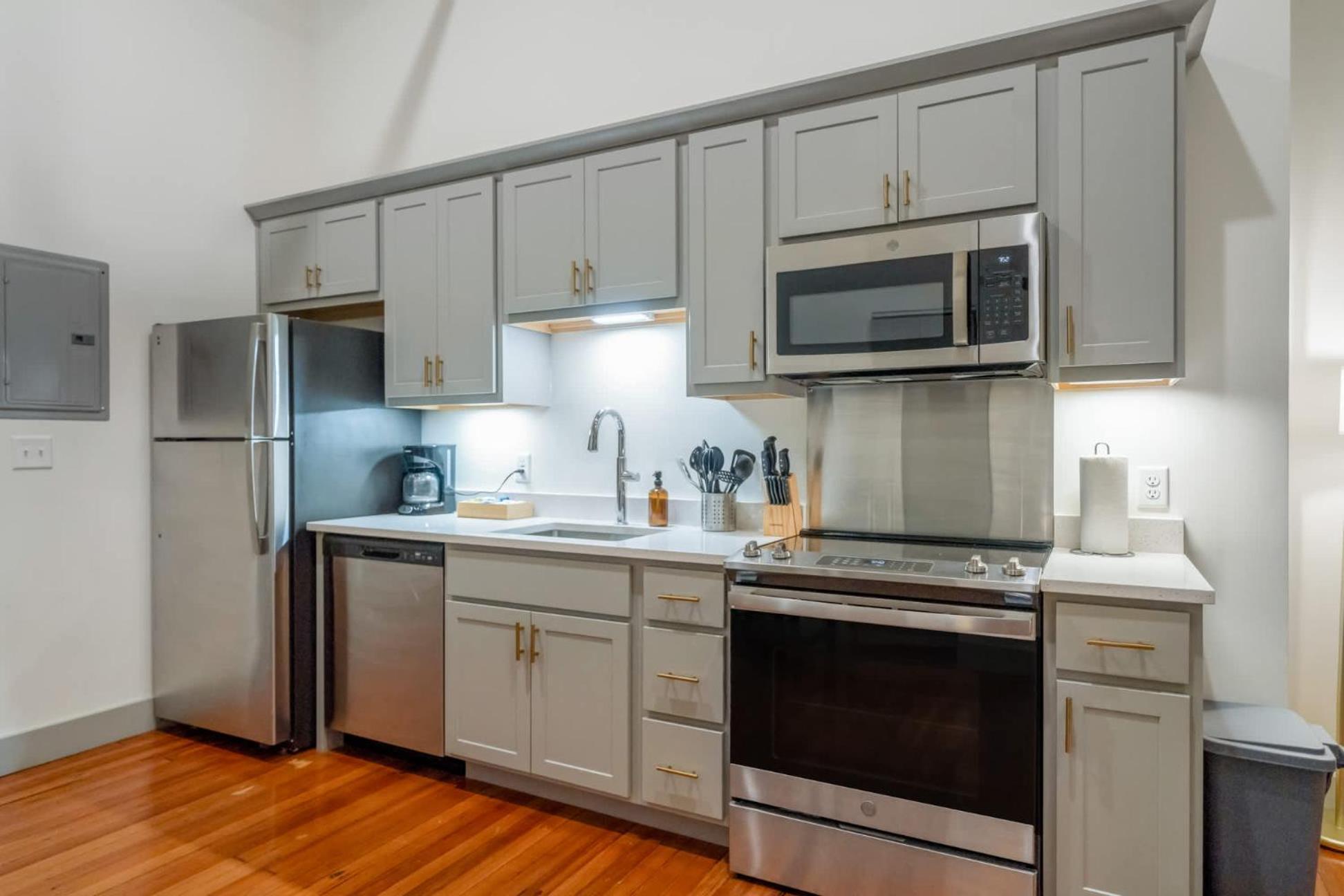 Bright And Modern In # 403 Apartment Louisville